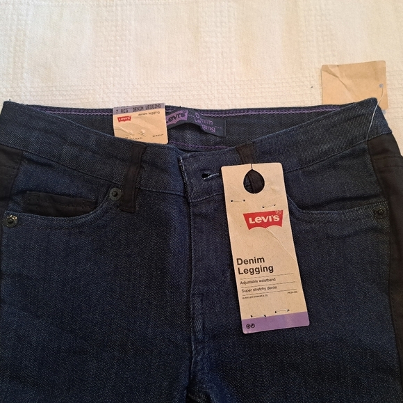 Levi's girls size 7 denim leggings, blue front, black back, lots of stretch, New - Picture 3 of 9